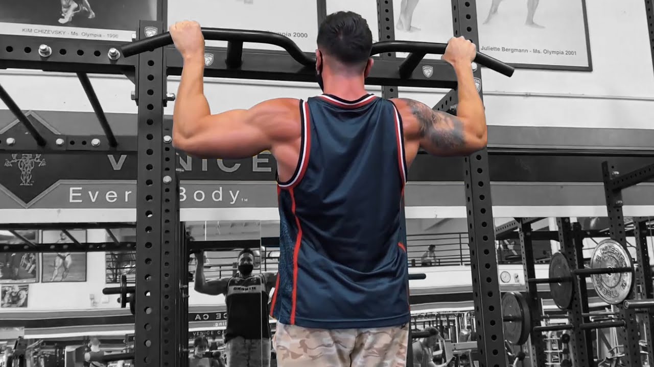 Pull Up Exercise for a Wider Back - SuperHuman Fitness